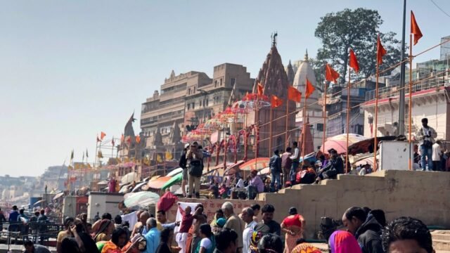 वाराणसी के घाट: गाइड, गंगा आरती और घूमने का समय