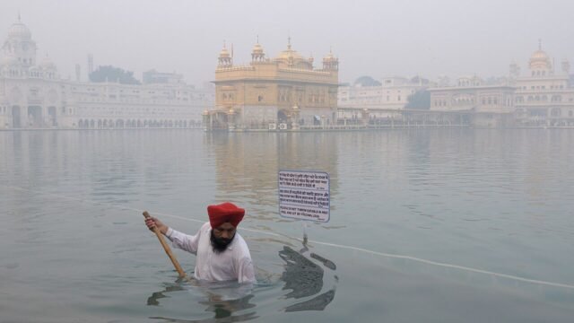 Golden Temple Amritsar: History, Langar and Visit Guide