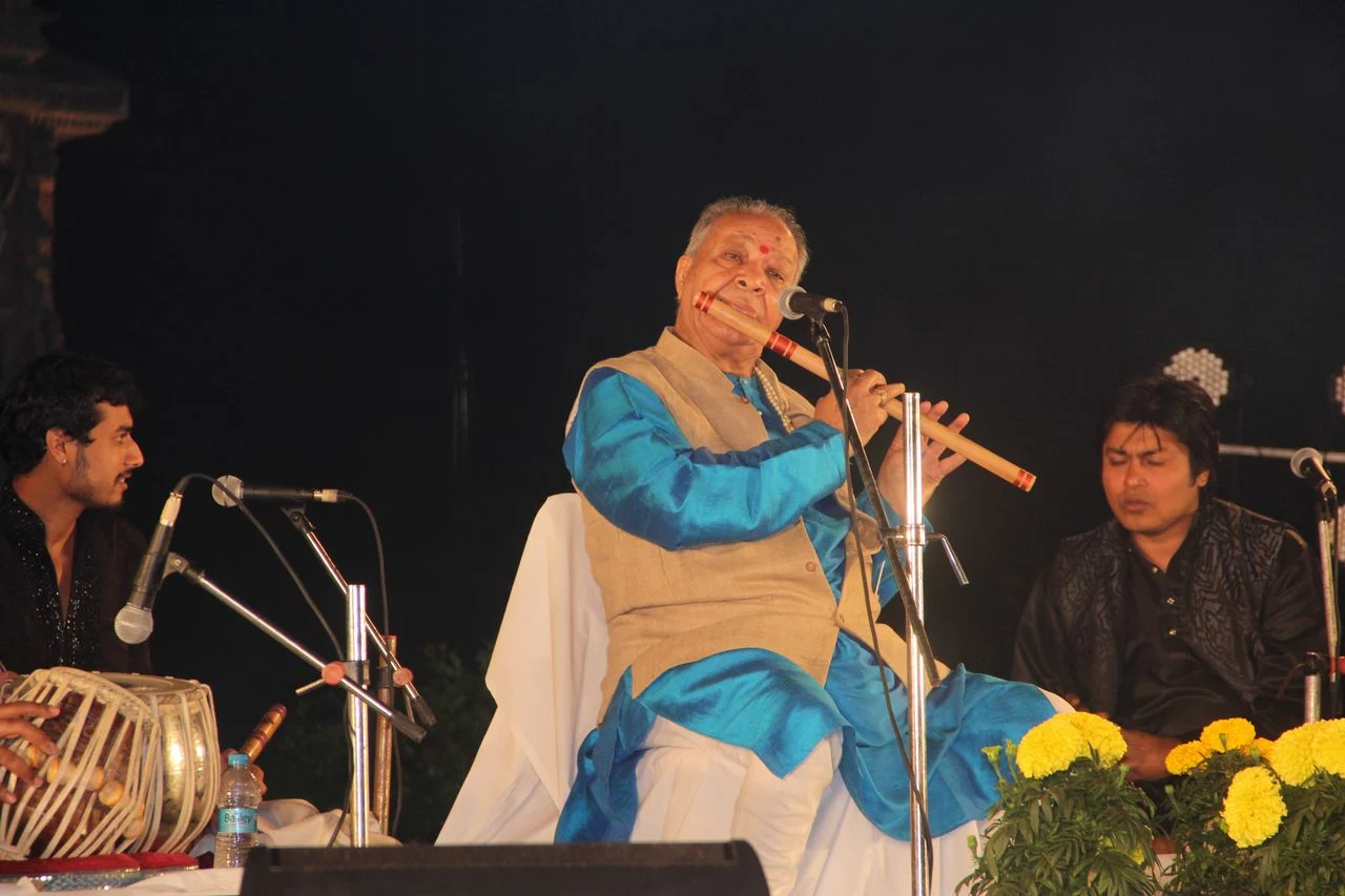 Hariprasad Chaurasia playing the bansuri flute in concert
