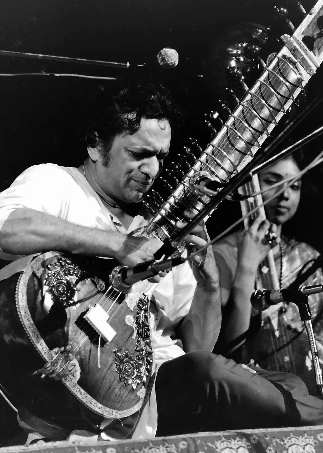 Ravi Shankar playing the sitar at Woodstock in August 1969