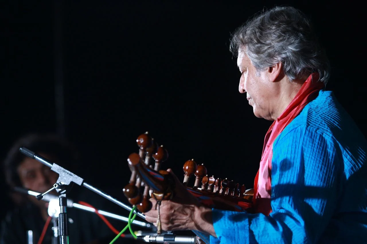 Ustad Amjad Ali Khan playing the sarod
