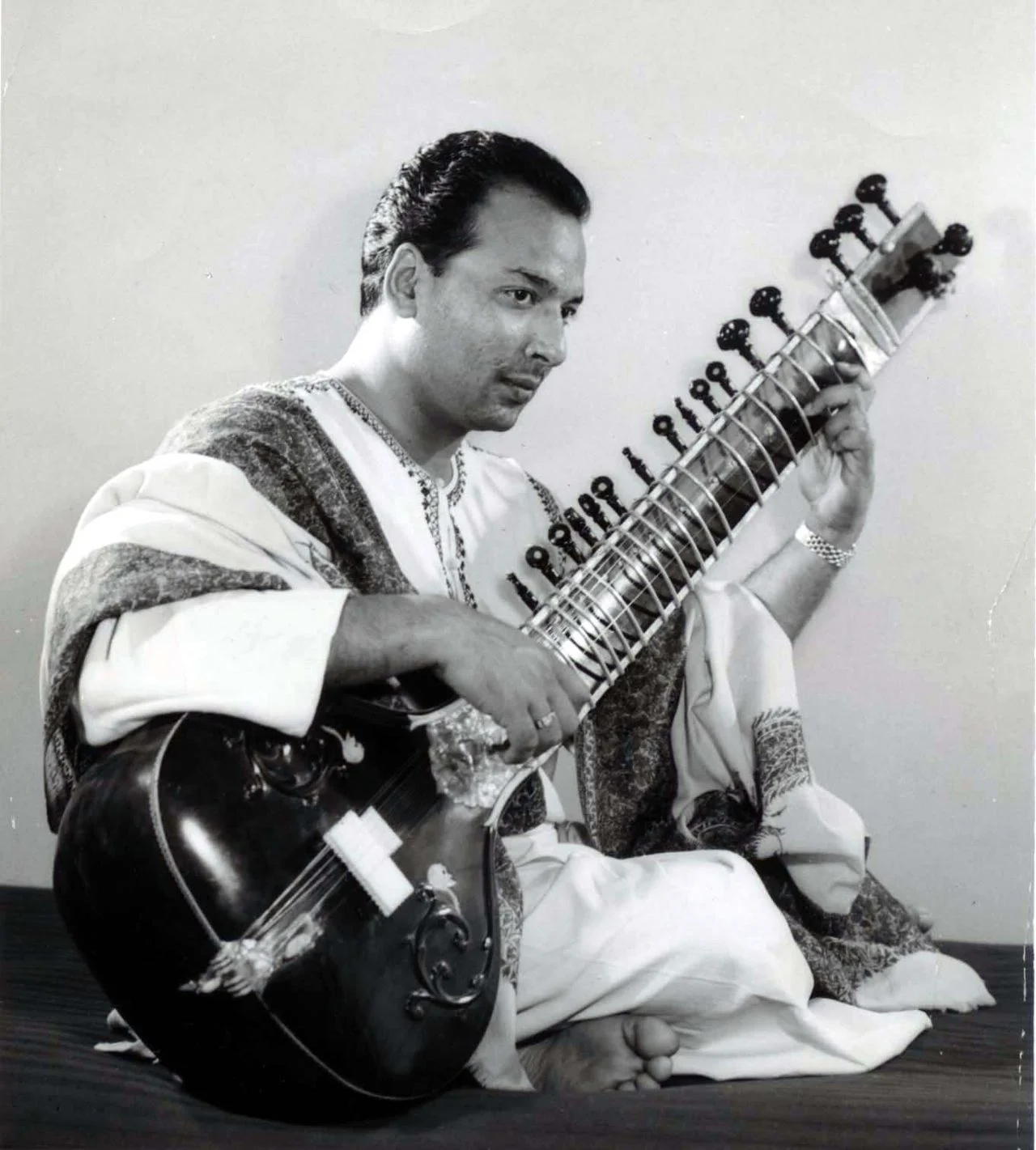 Ustad Vilayat Khan playing the sitar